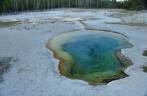 as incríveis piscinas de água fervente em Yellowstone National Park, em Wyoming, nos Estados Unidos